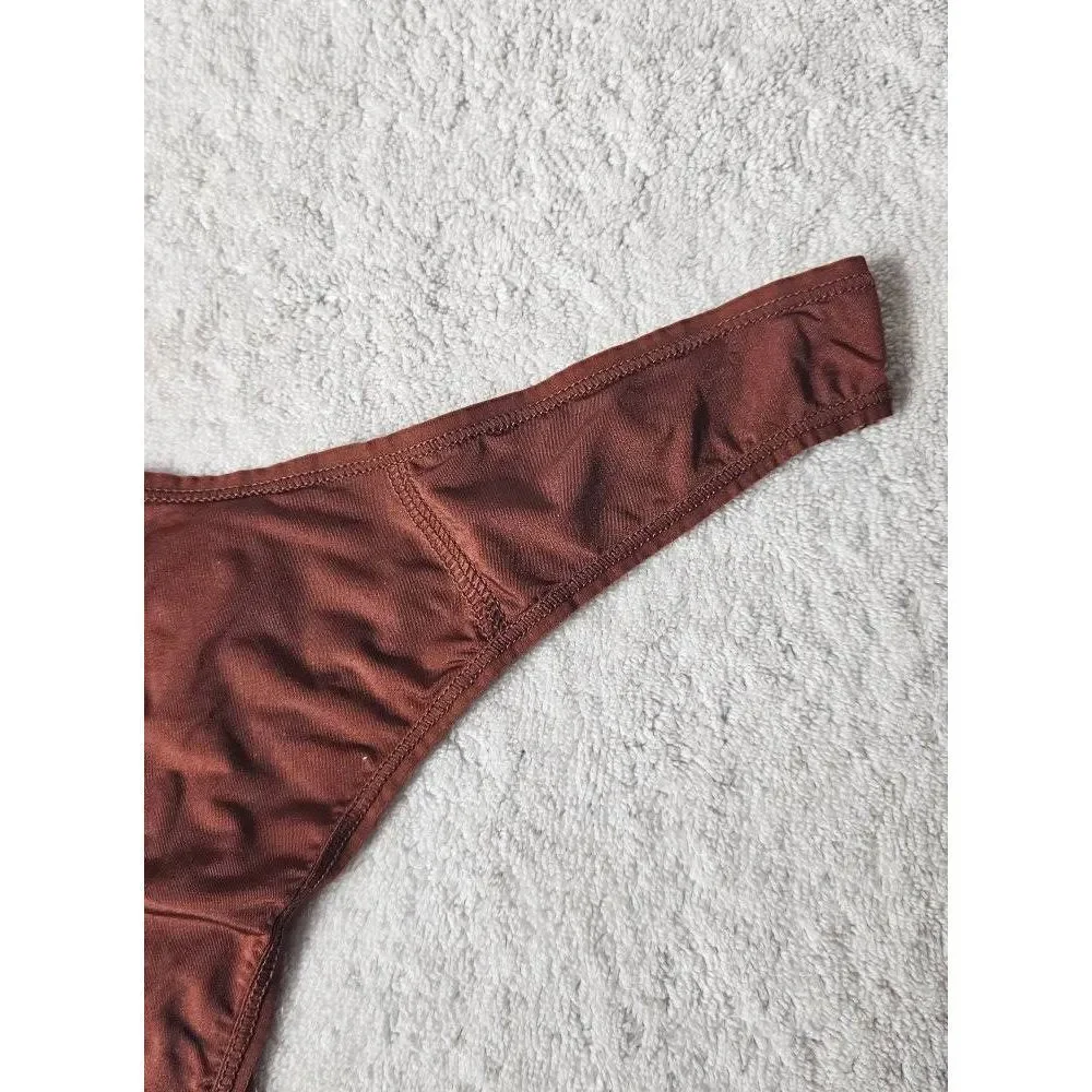 Skims  panty Nwt‎